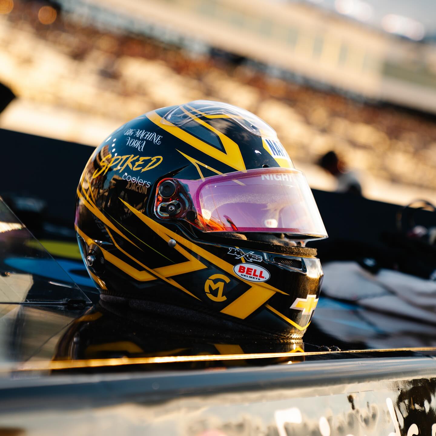 Off - @connormosack 📸: @alphavisionmedia ⛑️: @bellracinghq # ...