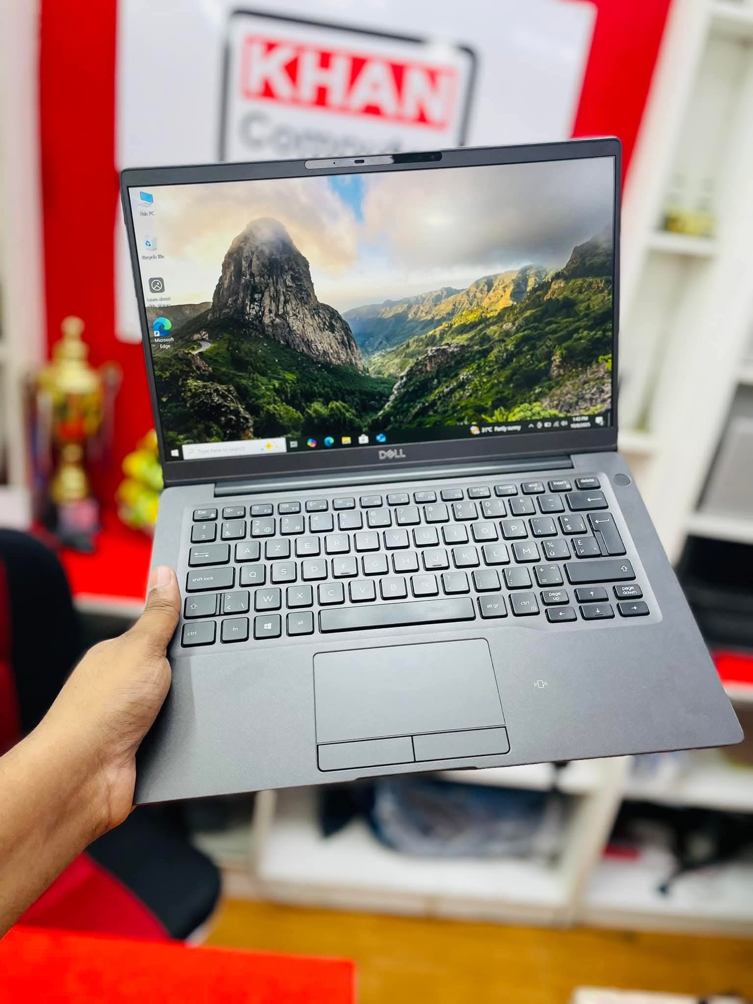 Khan - Ultra slim এই ল্যাপটপটি যদি কিস্তিতে দেই তাহলে কেমন হয়? তাও ...