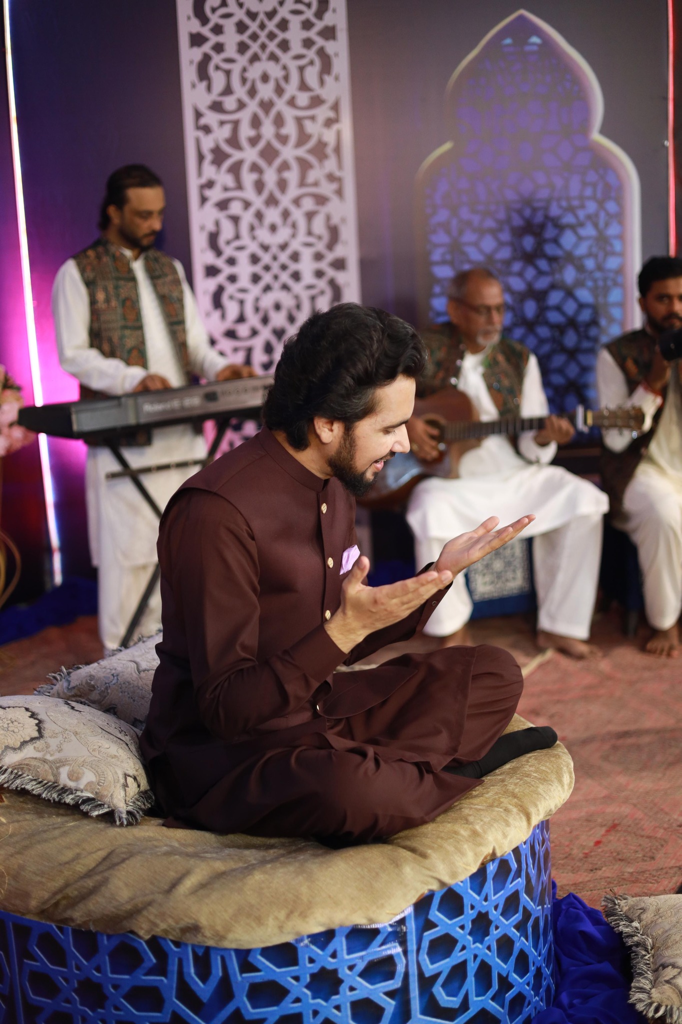 Raja Hamid Ali - 🎬 During New Video Shoot— New Project... | Facebook