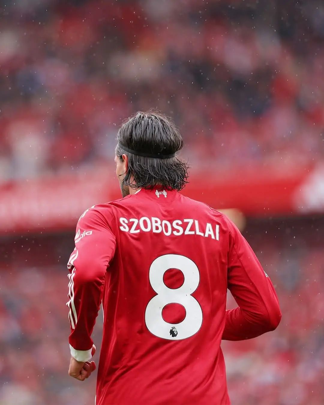 Dominik Szoboszlai won possession (6) more times and made more
