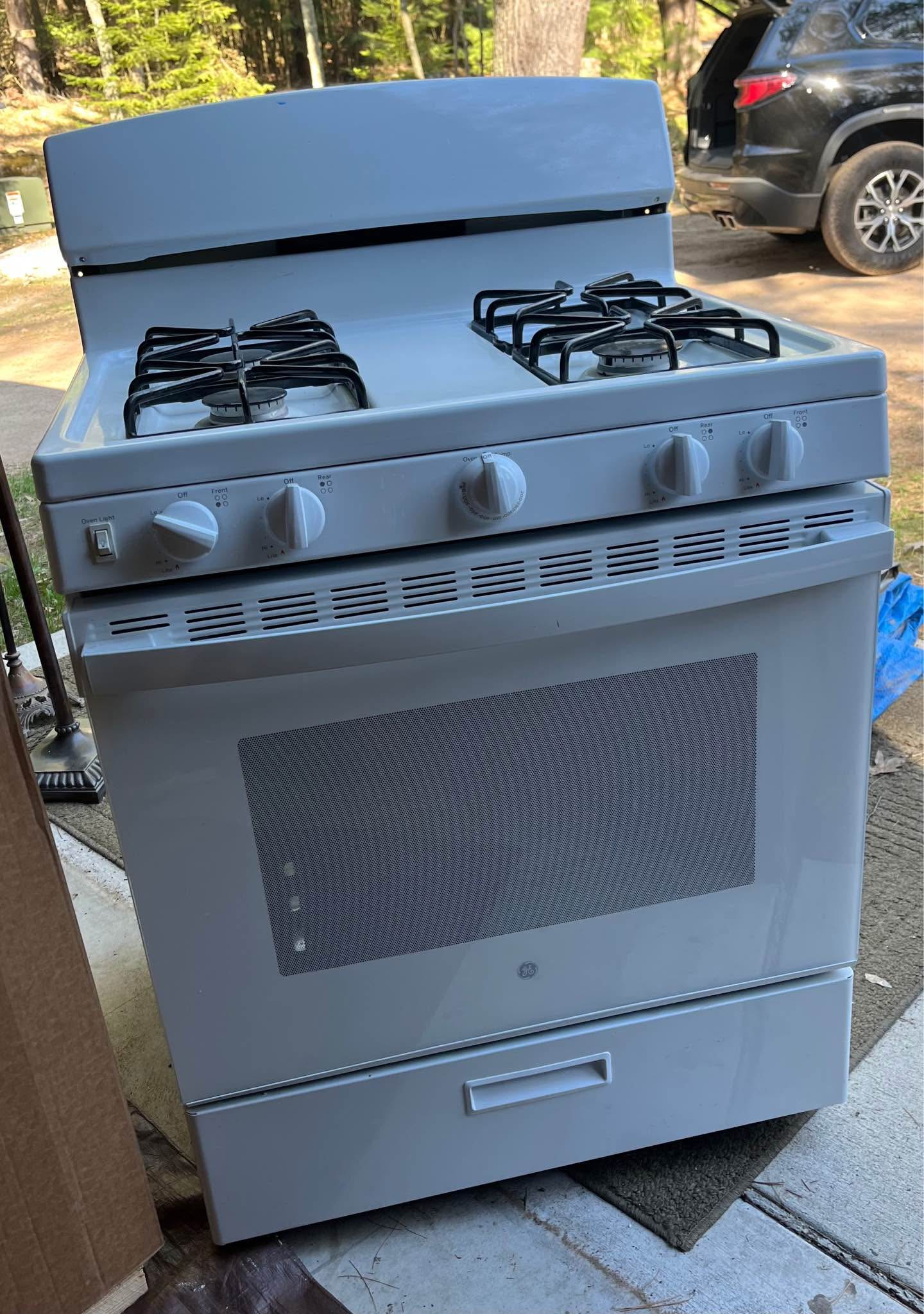 Like new basic GE gas range oven (LP hookup) - Ranges & Ovens ...