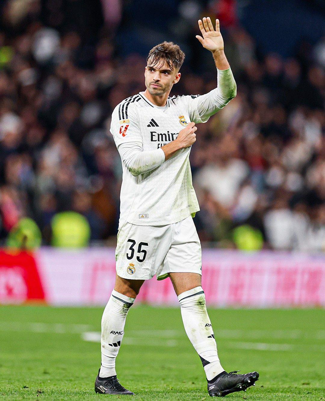 🚨 OFFICIAL: Raul Asencio will wear the number 17 shirt next season.