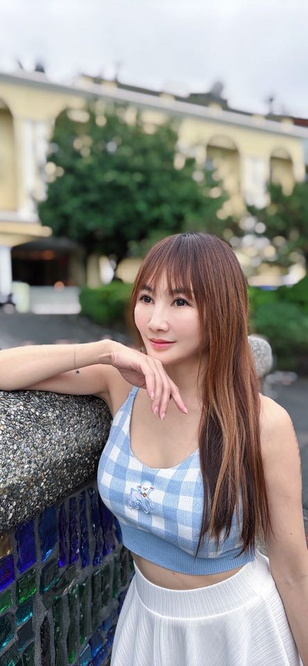 王宥忻財富女神 - 🌺【旅程的意義，不只是一場出走】 每一次踏上旅程， 我都覺得，世界其實是一面鏡子。 在異地的風裡，我看見自己的勇氣； 在 ...
