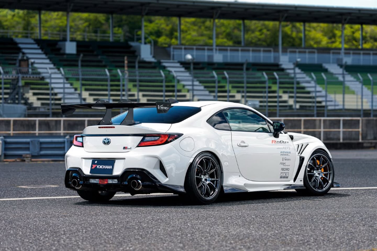 TOYOTA GR86 x ADVAN Racing RZ-F3 浅田 浩文 YOKOHAMA WHEEL 横浜ゴム