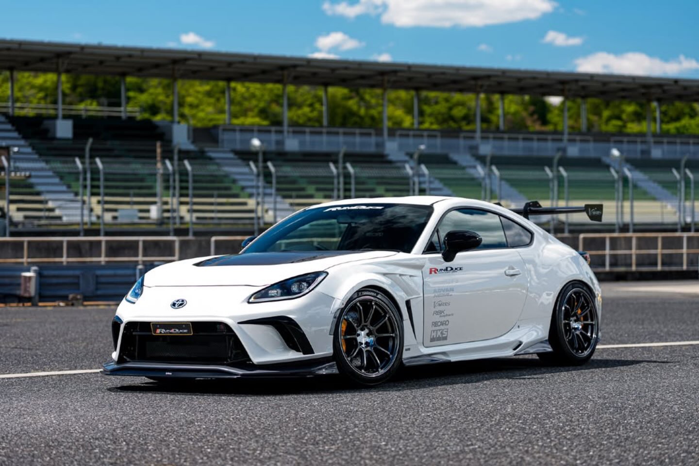 TOYOTA GR86 x ADVAN Racing RZ-F3 浅田 浩文 YOKOHAMA WHEEL 横浜ゴム