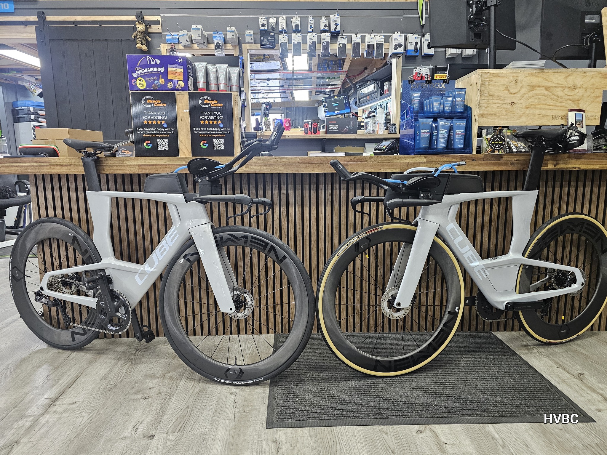 cube e bike supreme Sport Hybrid Pro 500 Canyon Velo Trek RandonnÃ©e Holzunterstand draussen mit Dach Größe:25 cm. 4 Stück
