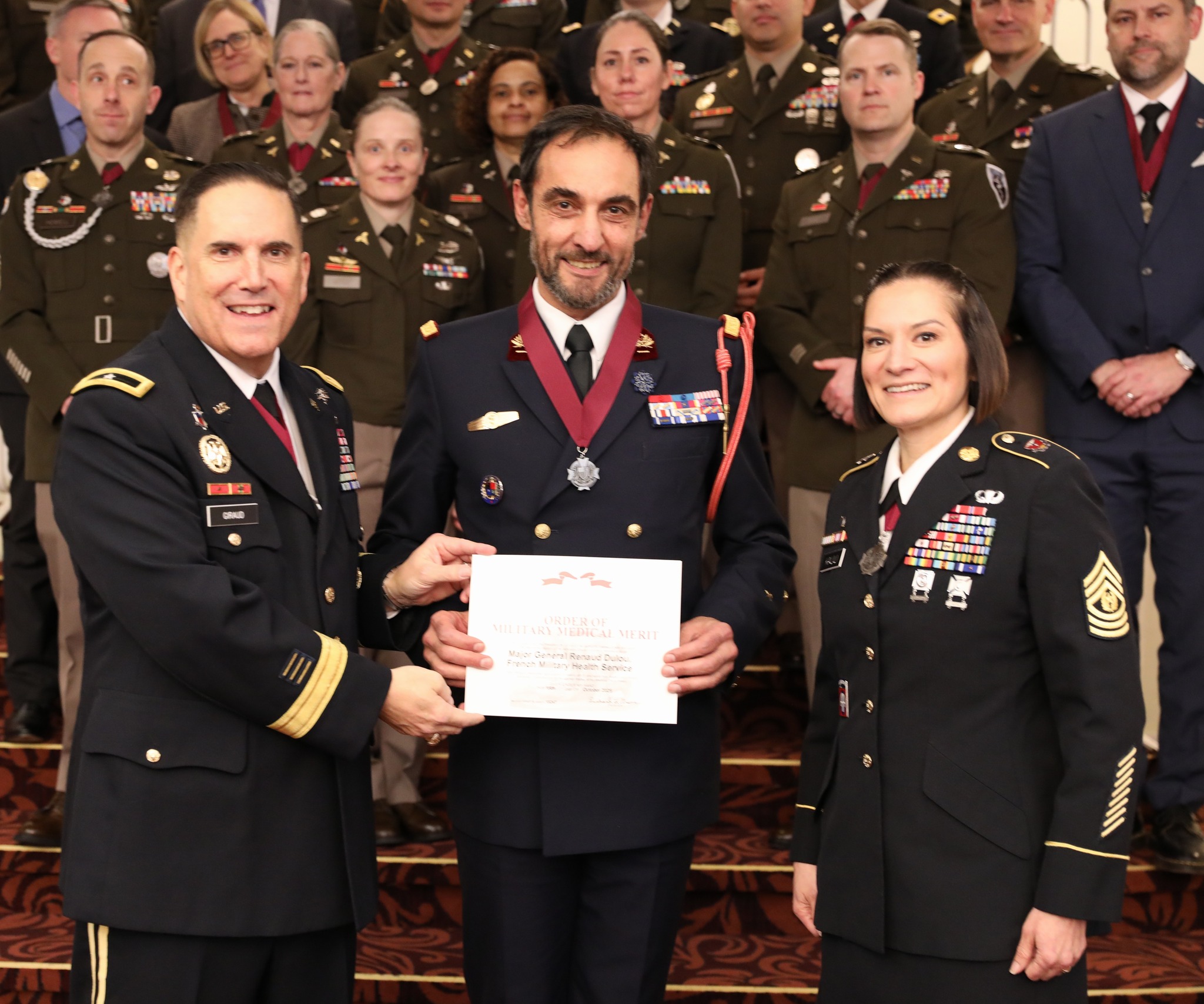 Medical - French Armed Forces General receives Order of Military ...