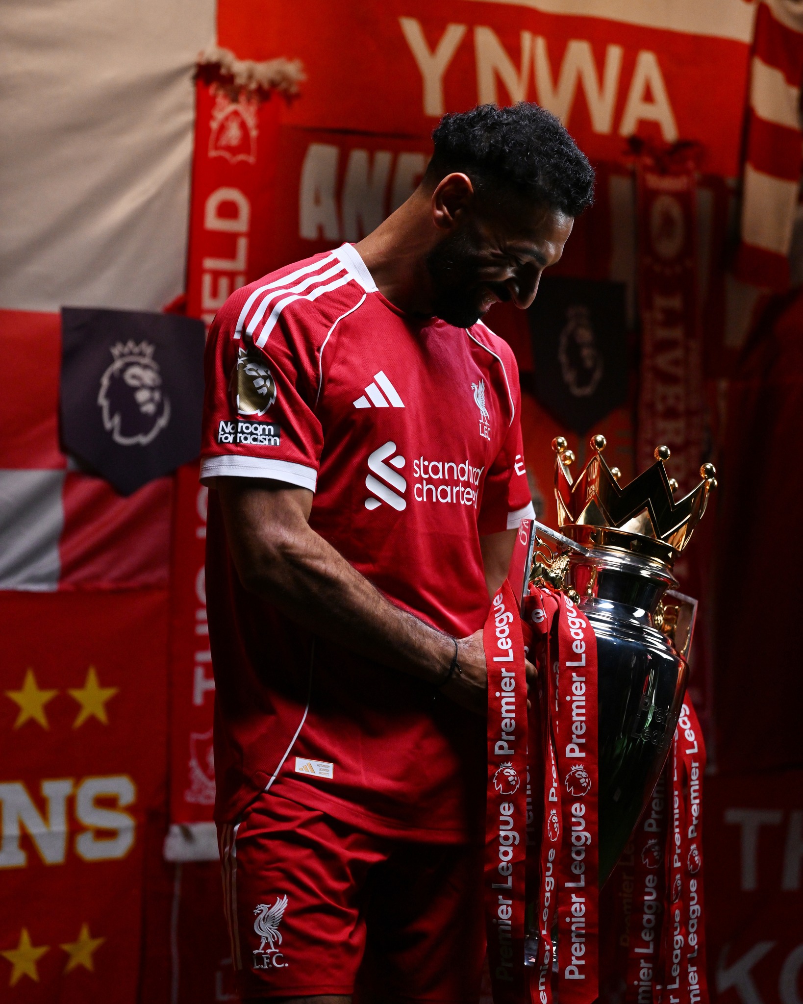 Couverture Polaire Officielle Liverpool FC | Plaid Super Doux et Chaud avec Revers Sherpa, Design avec Blason | Parfait pour la Maison, la Chambre, Les soirées Pyjama et Le Camping