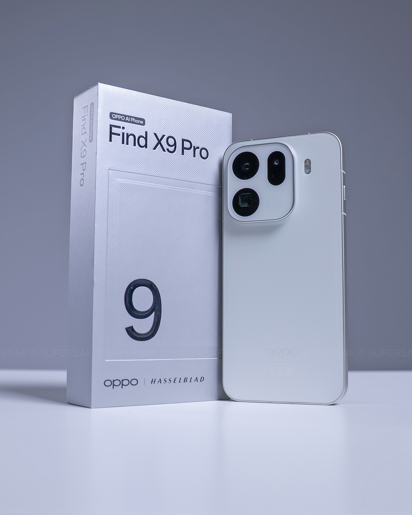 OPPO Find X9 Pro 6.78-inch Display 1.15mm symmetrical bezels