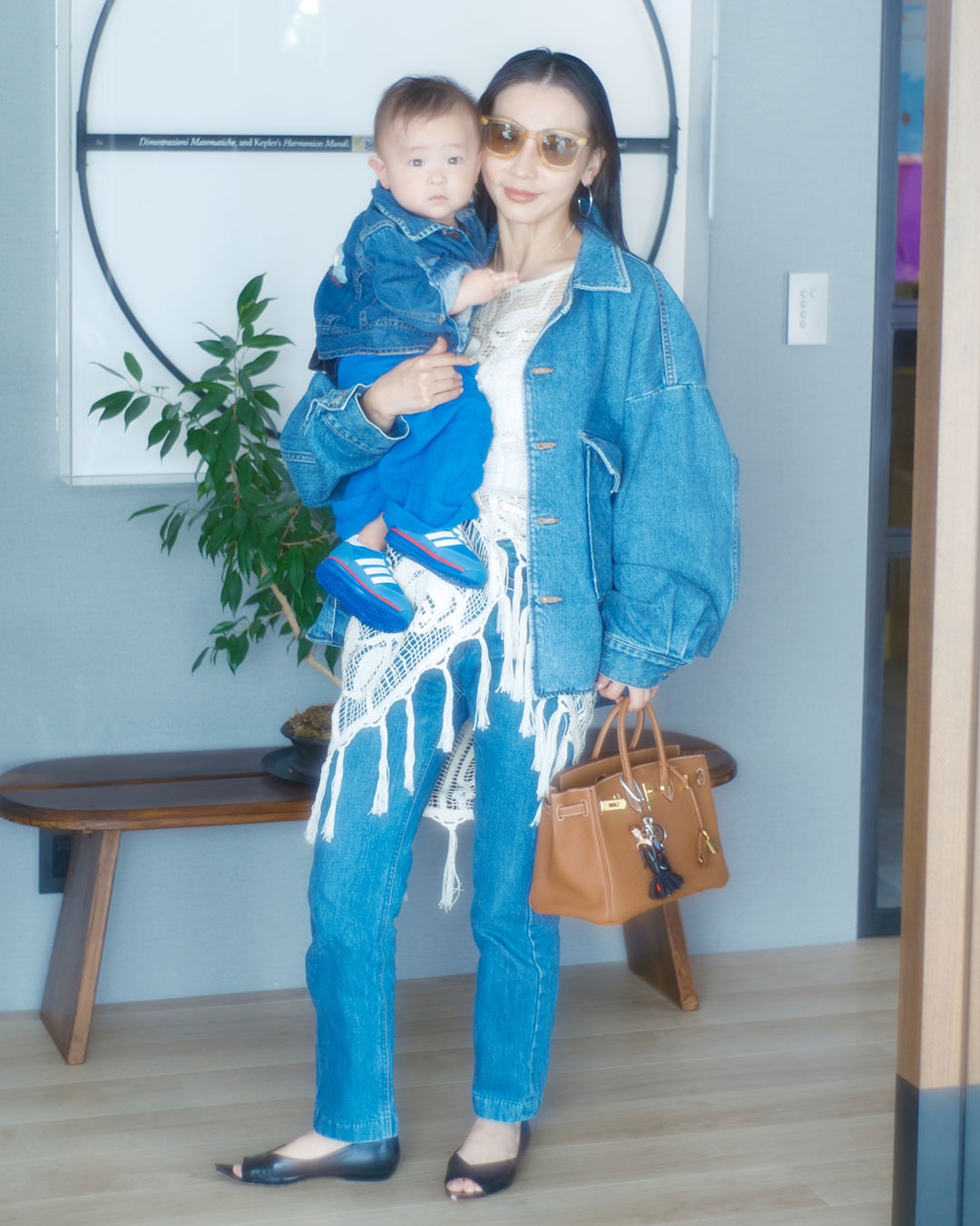 黒石奈央子さん＆JOEくん・0歳8ヵ月 幅広い層から絶大な支持を集める