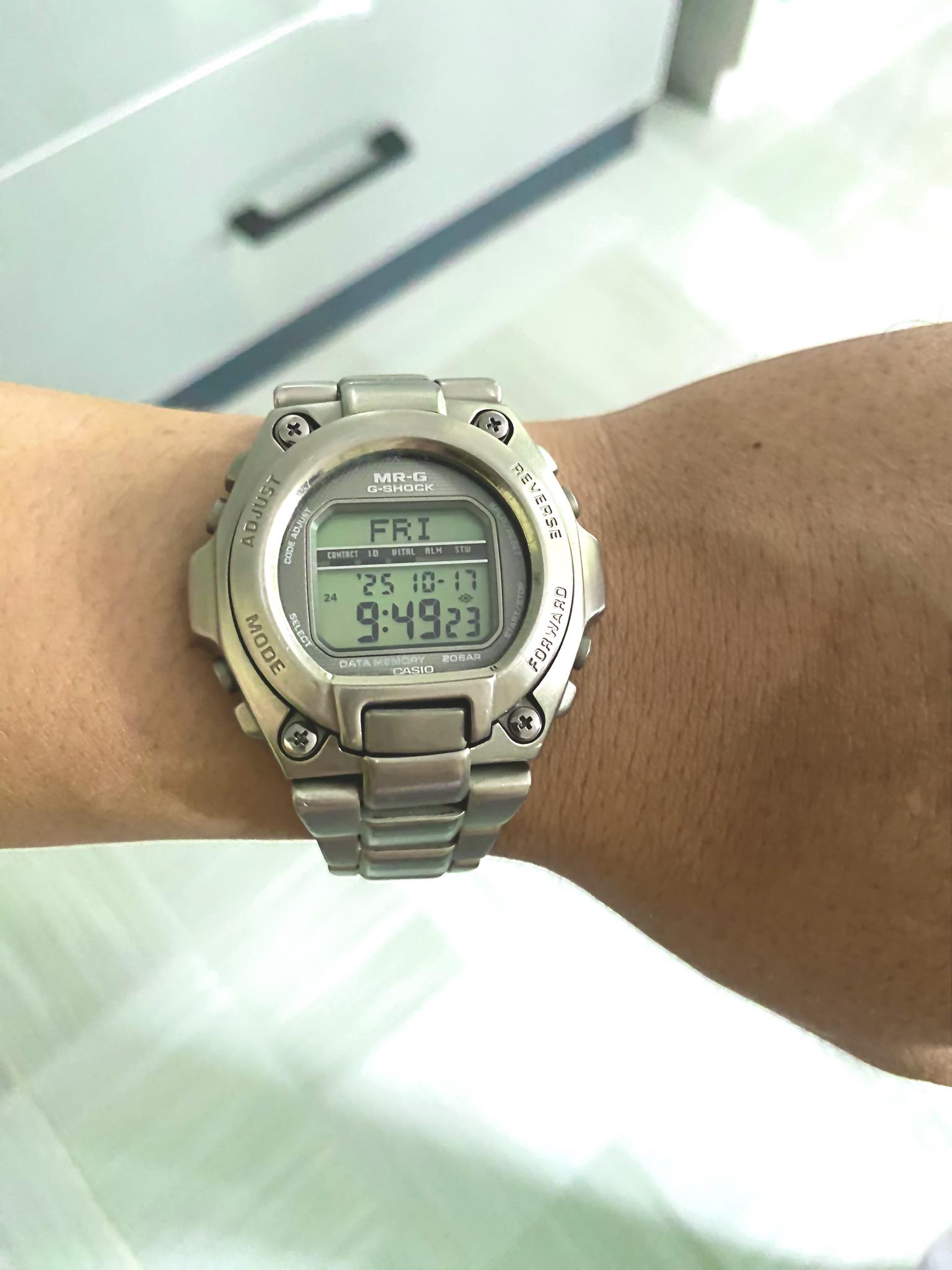 Chào buổi sáng! MRG-200T MR-G G-SHOCK A ADJUST M2 DEY FR REVERSE 