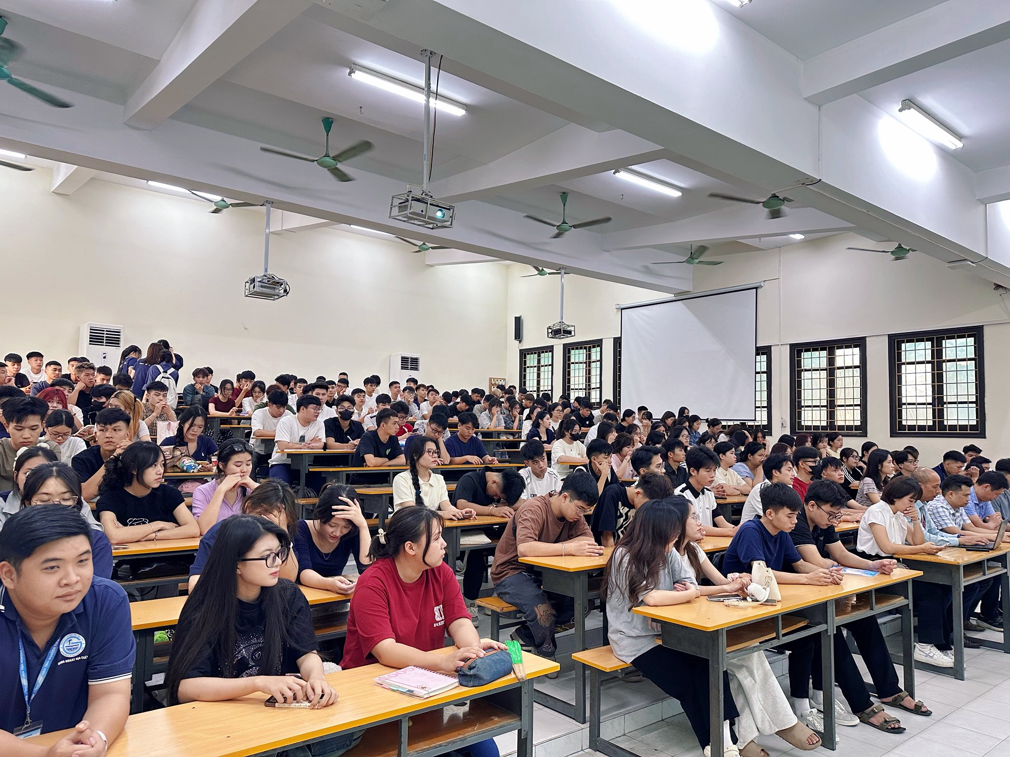 Ngành Quản lý Tài nguyên Khoáng sản - HUMG