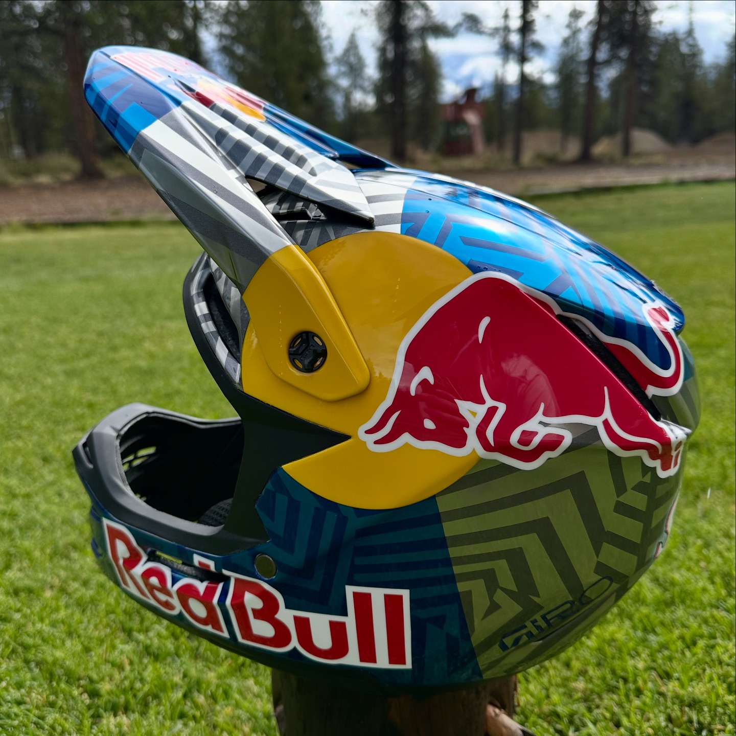 bike helmet red bull ESPL – Hjc Furion 2.0 Oracle Racing – ChooseMyBicycle so youre ready for changing light Motocross Helmet - White, Blue,