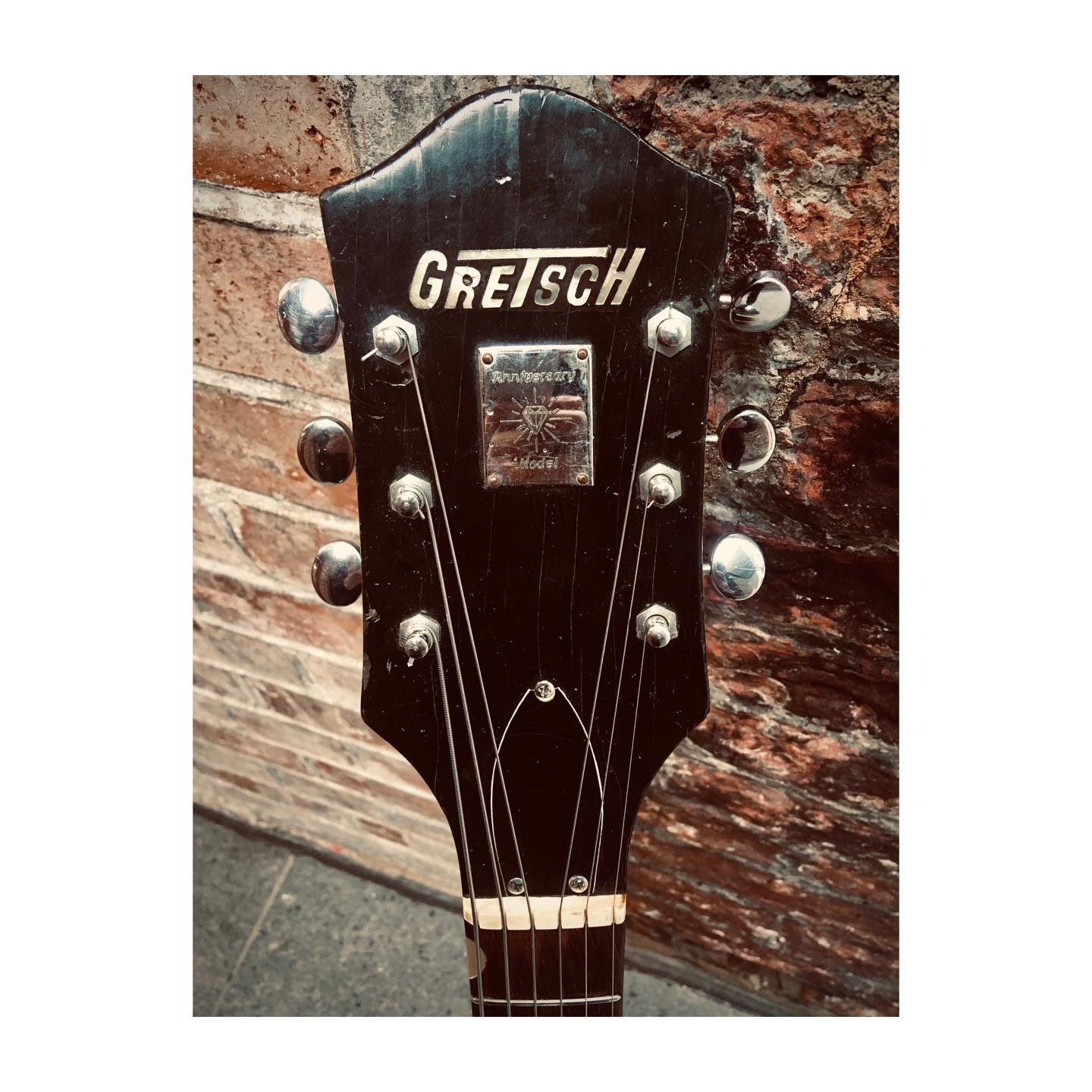 Hanks guitar shop bargains ! 1963 Gretsch Double Anniversary just