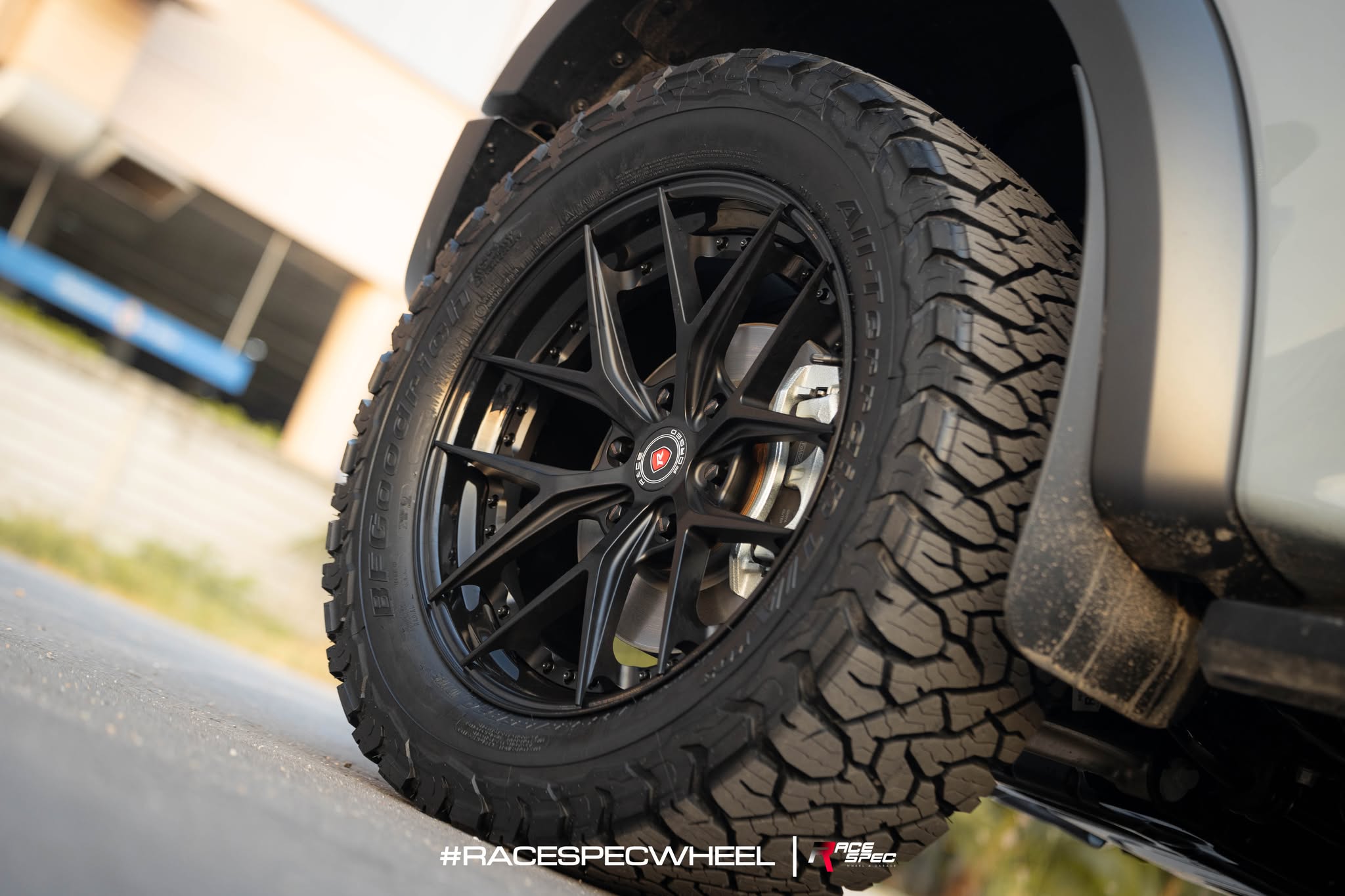 ดุดัน ไม่เกรงใจใคร Ford Raptor หล่อดุดัน พร้อมมออกลุยกับงบสองแสนนิดๆ ...