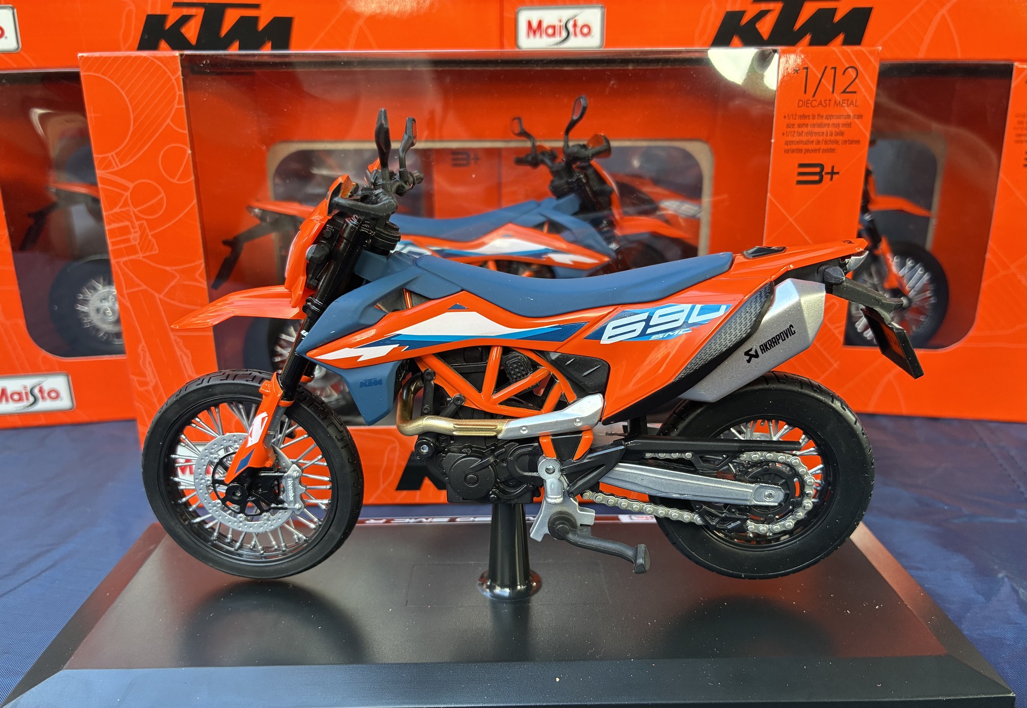Maisto M32710 – Moto KTM 1290 Super Duke R Échelle 1/12 – Modèle Détaillé, Couleurs Assorties – Collection Ou Cadeau