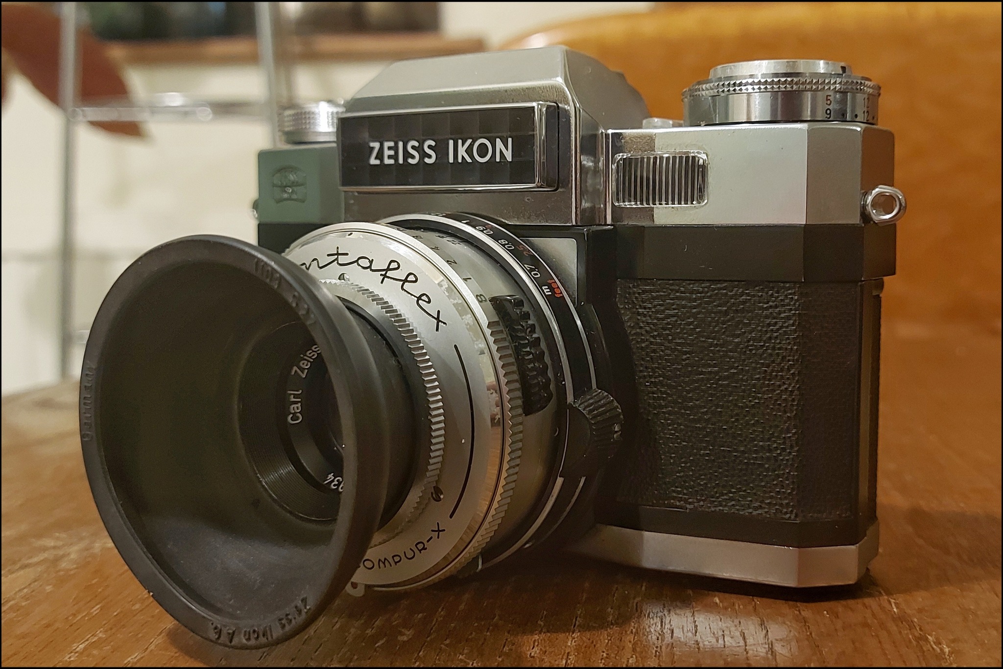 Zeiss Ikon Contaflex Super camera review