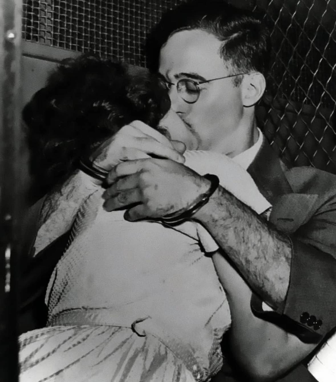 Historyfeels - One final kiss before execution, 1953- Julius and Ethel ...