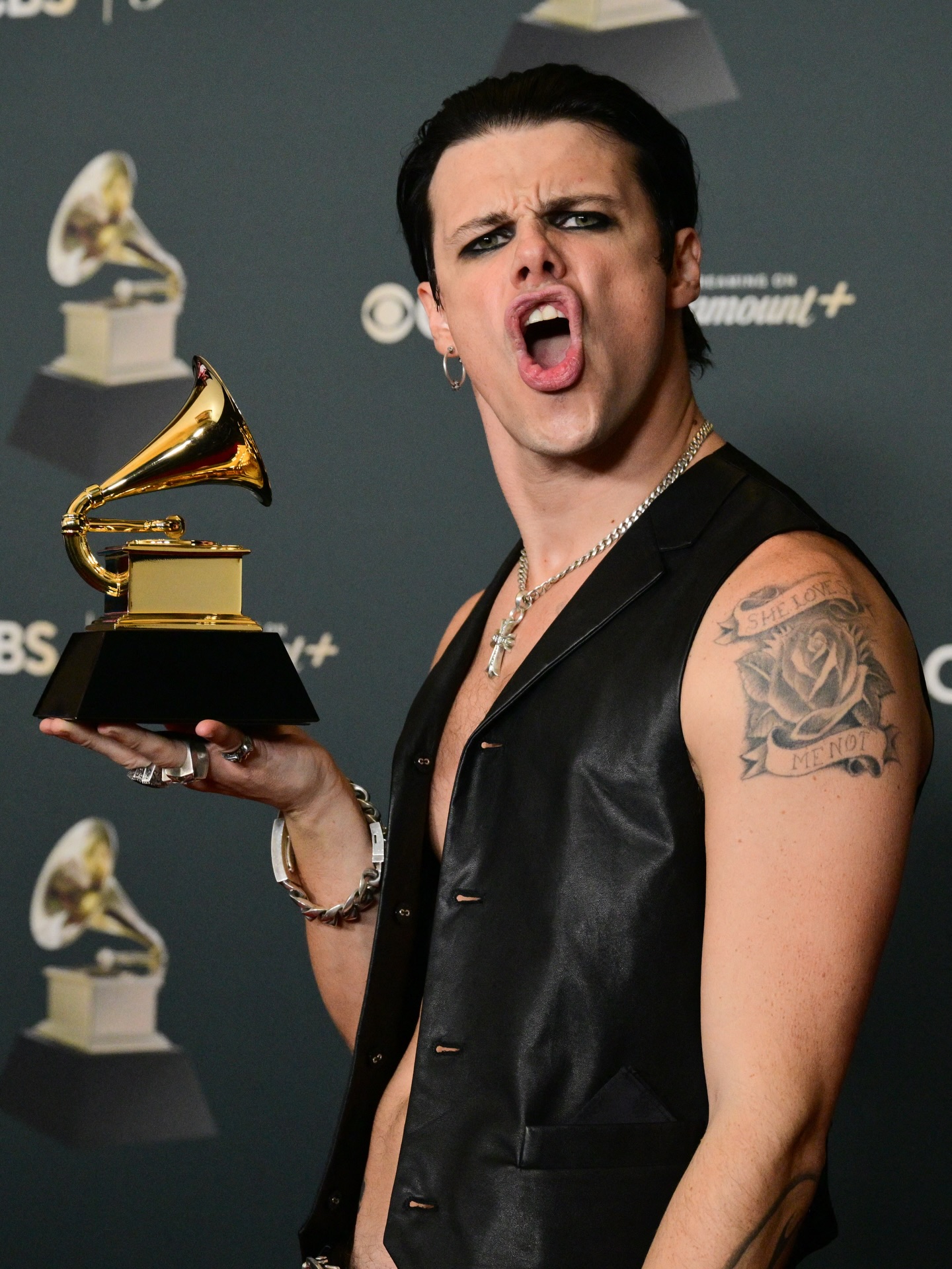 yungblud is a #Grammy winner!!! 👏🖤