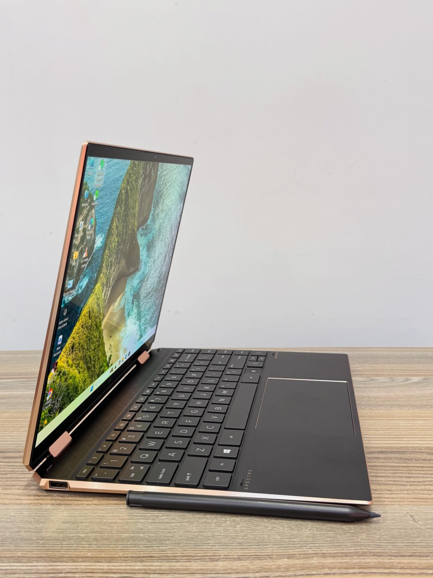HP Spectre x360 14 (11th Gen) ✓Processor: Intel Core i7-1165G7