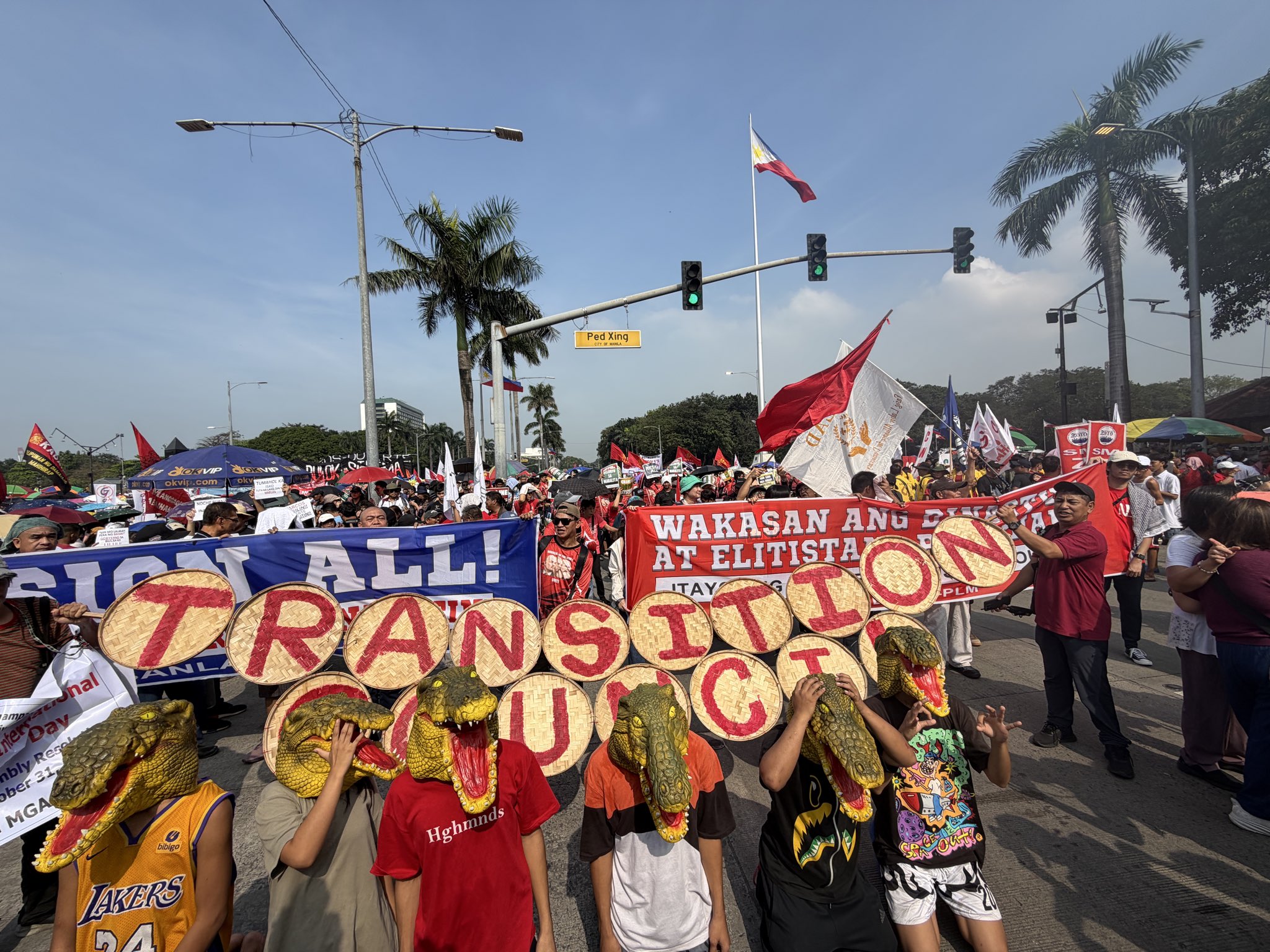 Philippine - ‘KORAP KADIRI’ Some snaps from the Baha sa Luneta rally 2. ...