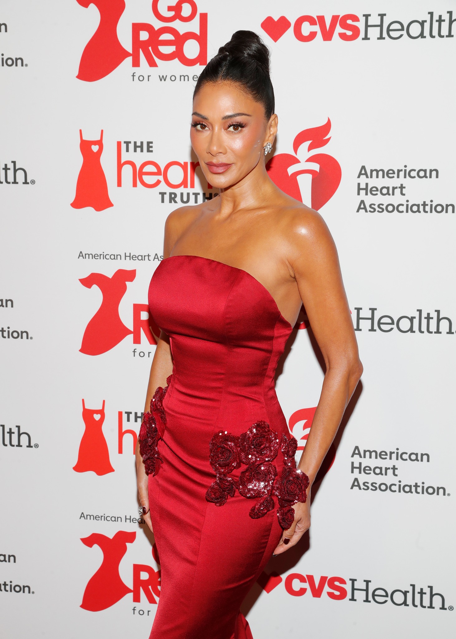 open lace back dress Celebrity Cutouts Nicole Scherzinger (Red Dress) Life Size : Amazon.com.be:  Home & Kitchen
