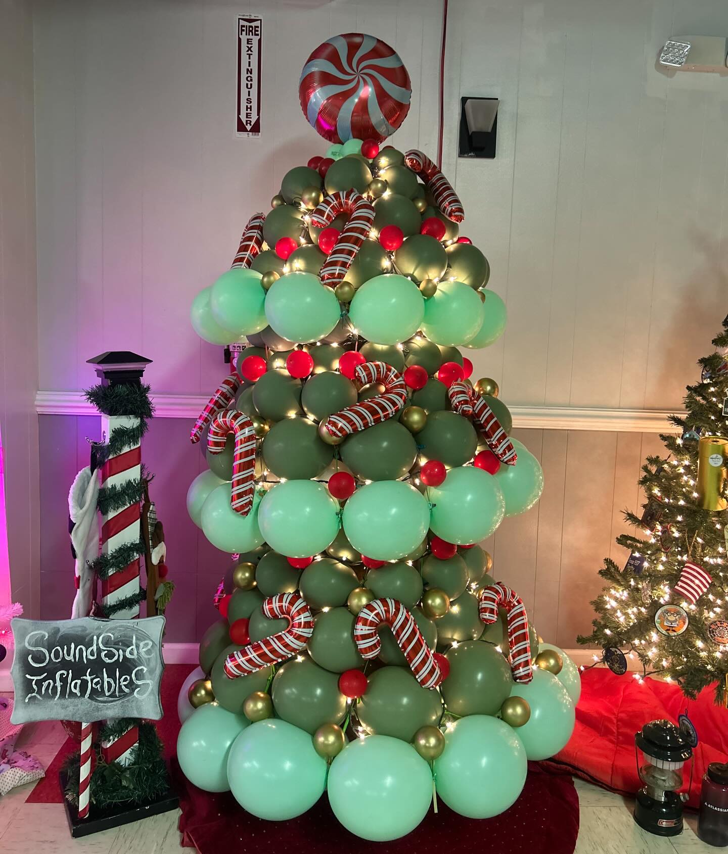 Soundside - 🎄Christmas in the Ferry🎄 Our balloon Christmas tree is ...