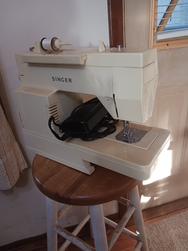Vintage Portable Singer Sewing Machine, Merritt 4538 -$85 Keomah ...