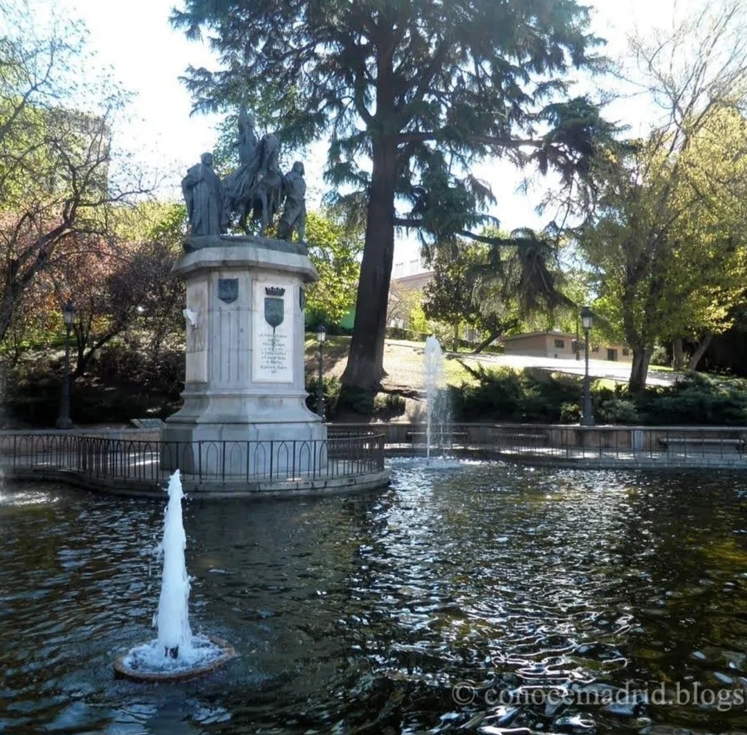Conocer - Monumento a la Reina Isabel I de Castilla. Fue moderado en ...