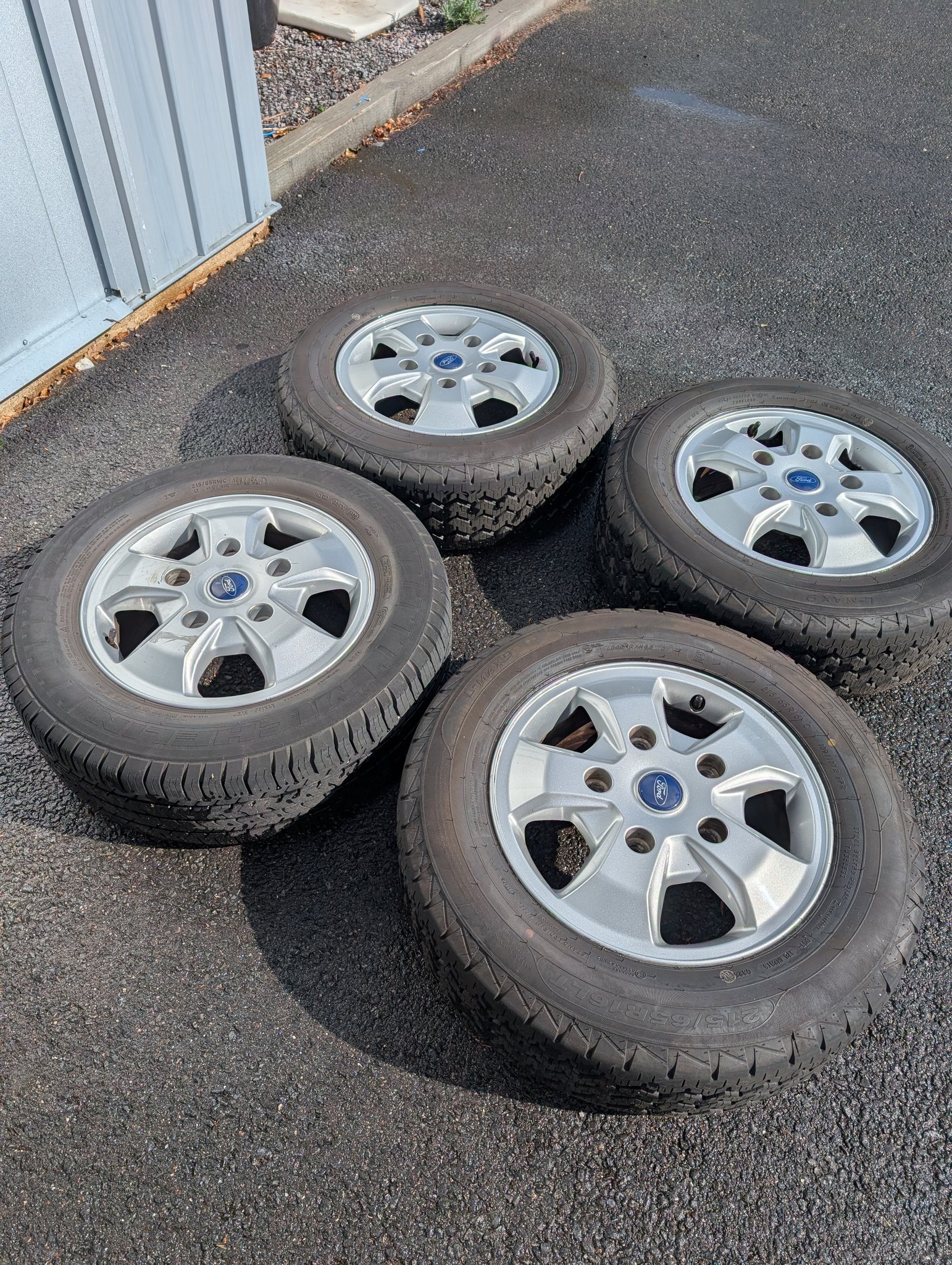 Ford Transit Custom Limited 16 inch alloys 215 65 16 good tyres 