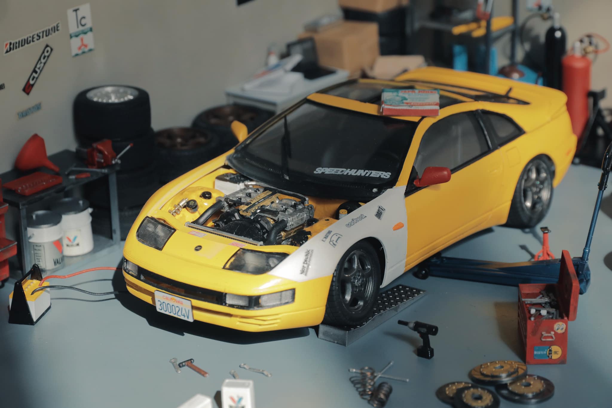 メメ Abandoned 1/24 Nissan 300ZX diorama build