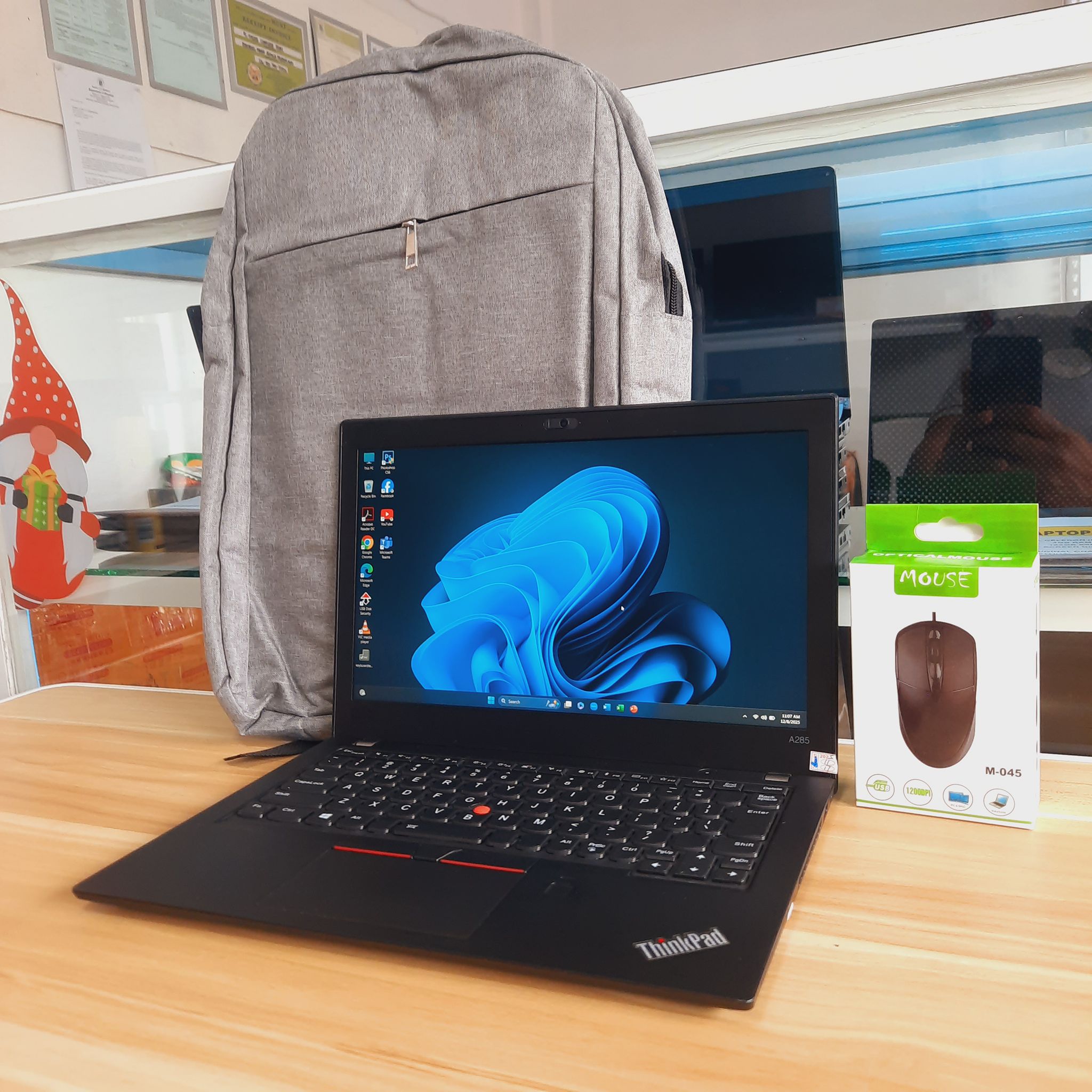 Specifications Brand Model: Lenovo Thinkpad A285 Processor: AMD