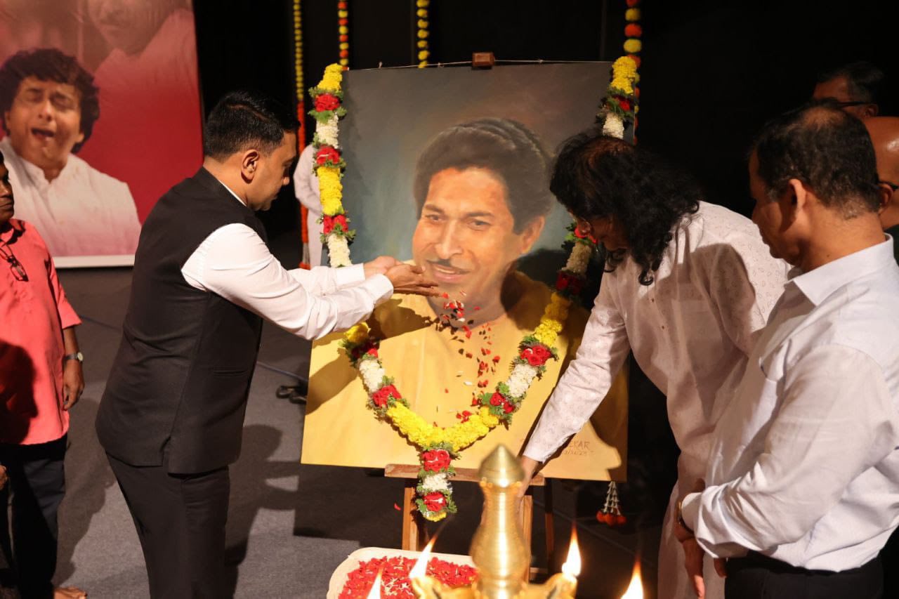 Pleasure to attend and offer tributes... - Dr. Pramod Sawant | Facebook