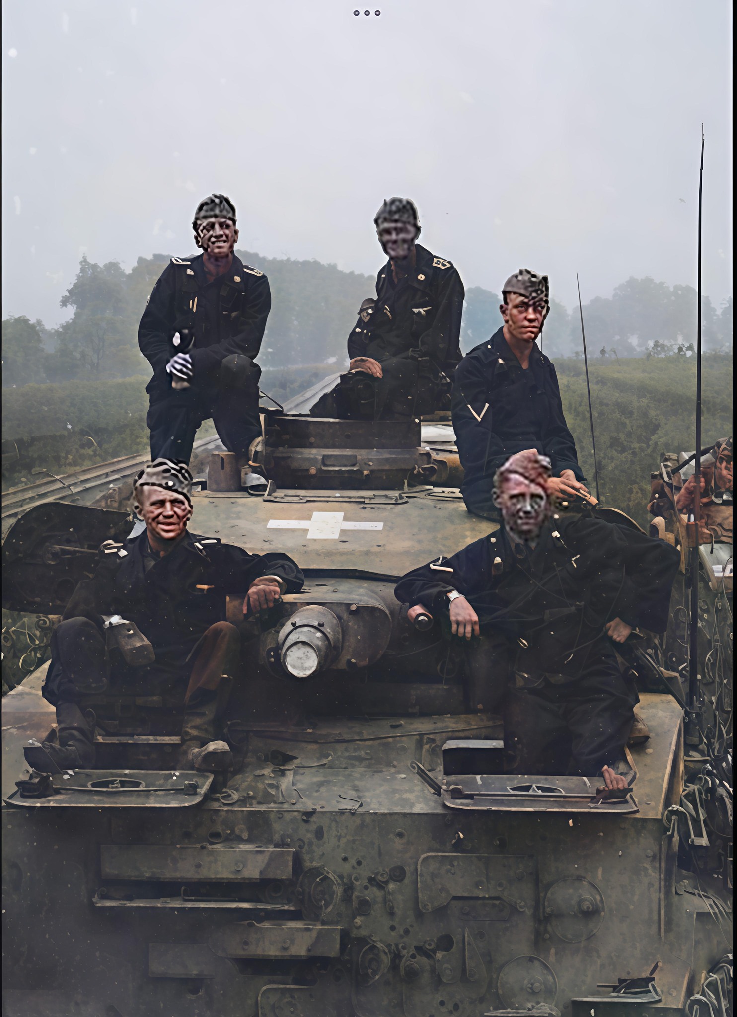 annya-the-image-shows-a-german-tank-crew-from-the-wehrmacht-or-panzer