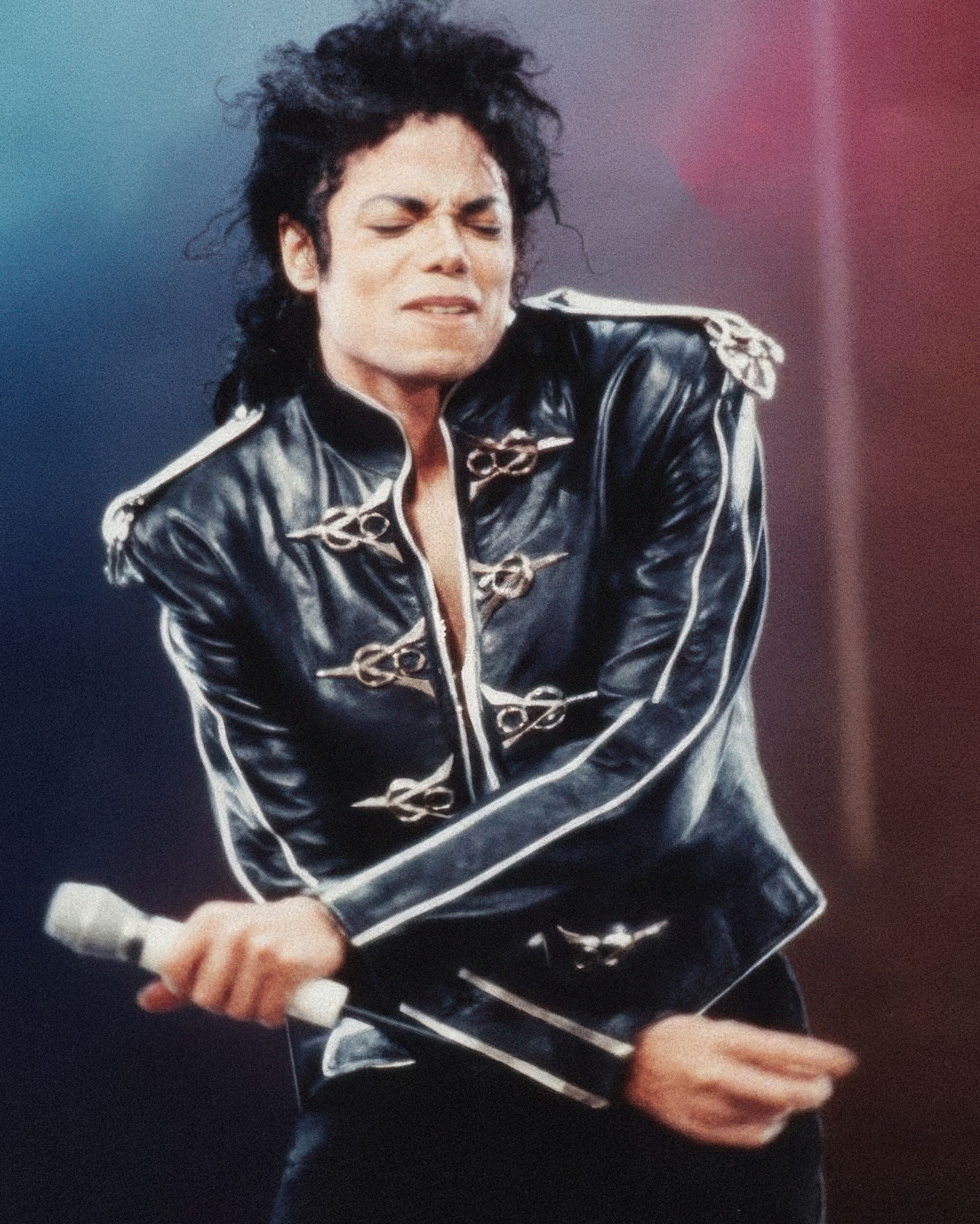 MJ - 📸 Michael Jackson interpretando “Man In The Mirror” durante