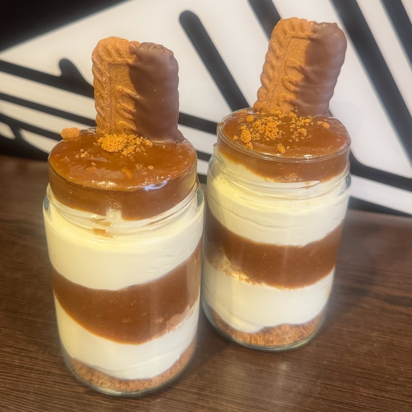 Yarra - Biscoff Cheesecake 🤎 -lotus biscuit crumble at the base layered