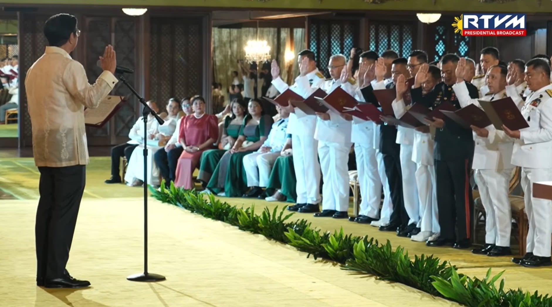 SunStar - MARCOS ADMINISTERS OATH TO NEW AFP GENERALS AND FLAG OFFICERS ...