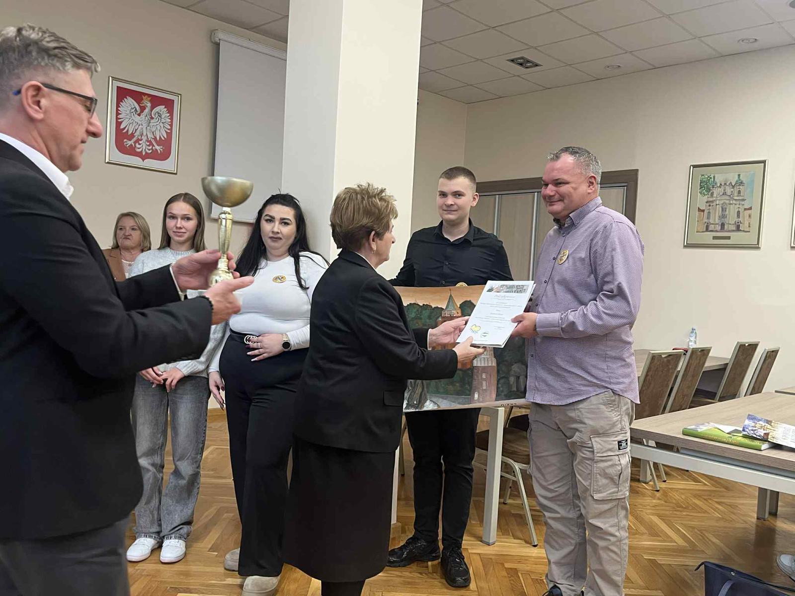 C... - Centrum Kształcenia Zawodowego i Ustawicznego w Legnicy