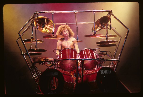 WHITESNAKE | Another epic shot of Tommy Aldridge and his red-hot Yamaha ...
