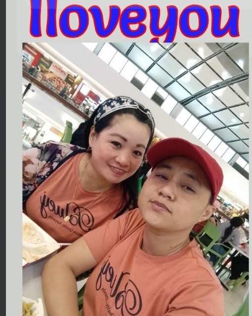 F i n g e r s - F i n g e r s added a new photo.