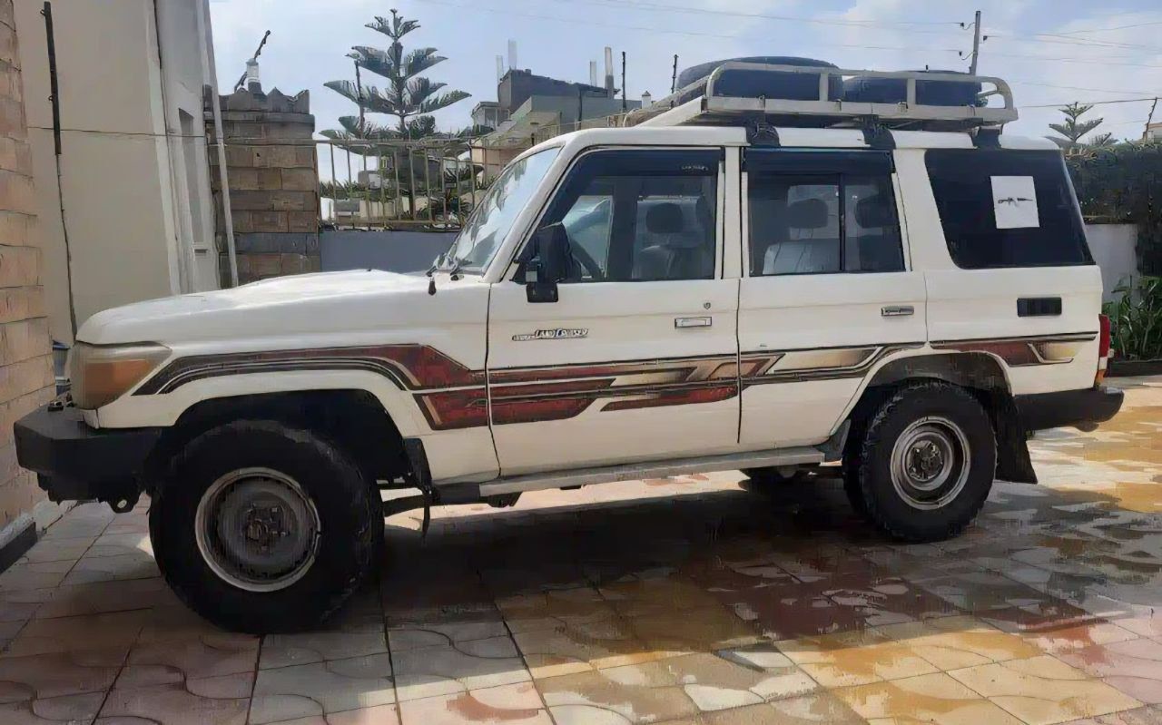 Brand: TOYOTA Model: LAND CRUISER / MARK ፲፲ Year: 2009 Engine