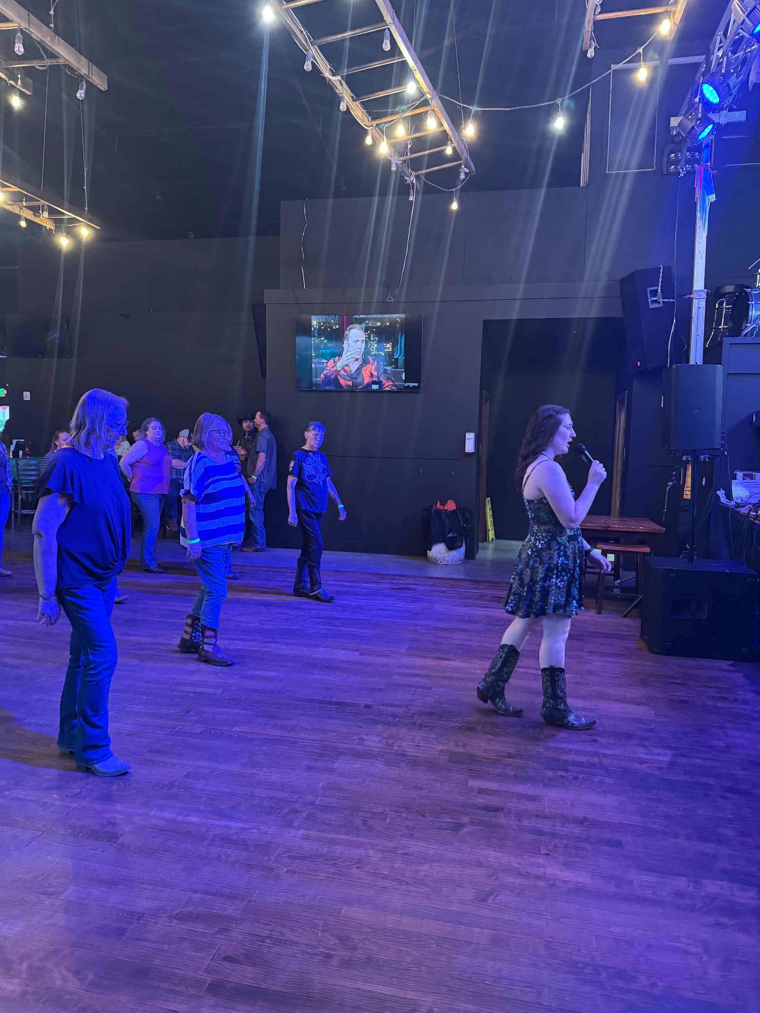 Line Dancing @ El Rey (Ferndale)