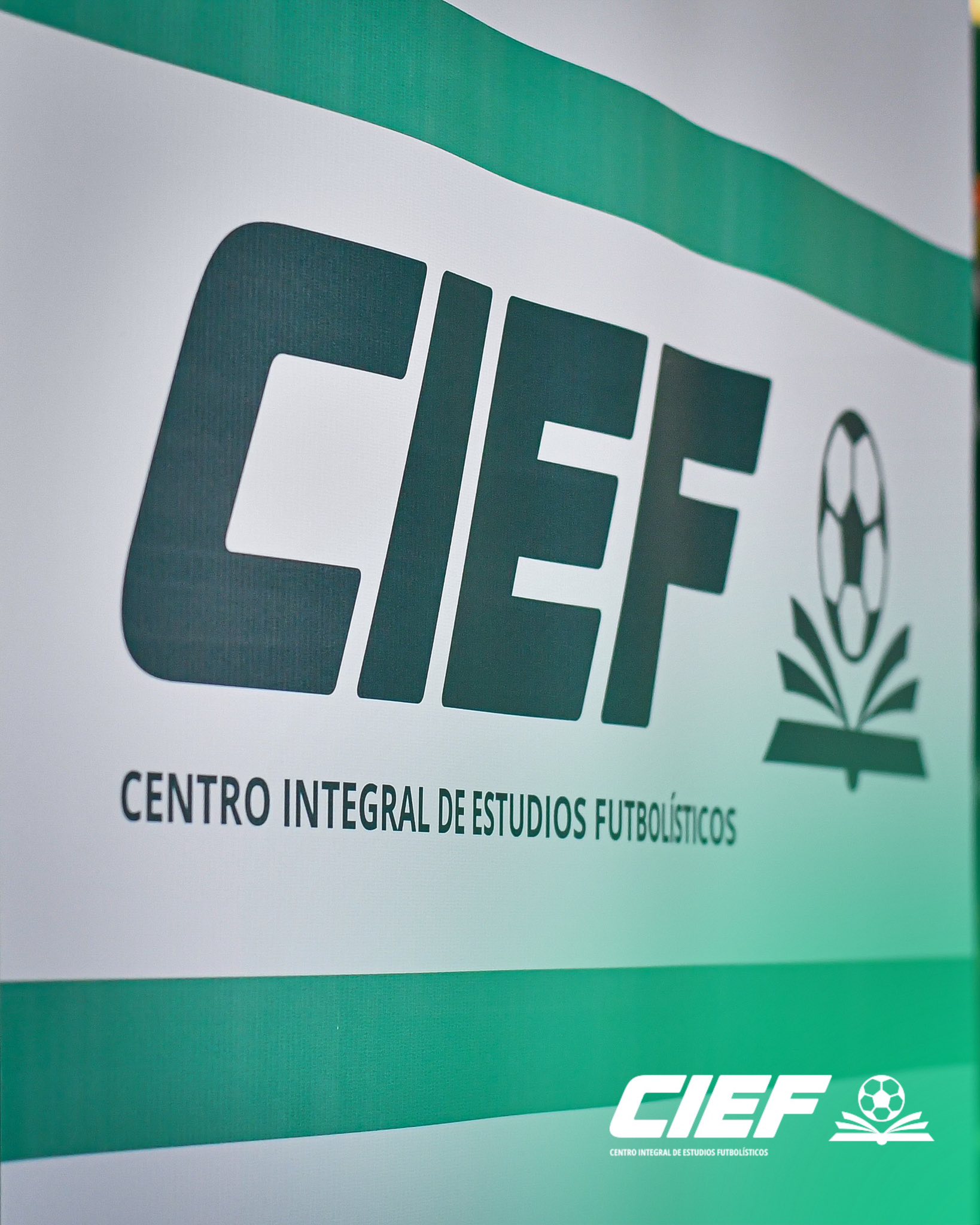 Centro... - Centro Integral de Estudios Futbolísticos CIEF-FBF