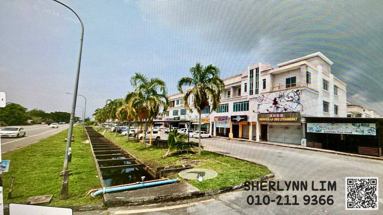Sherlynn - 3-STOREY COMMERCIAL SHOPLOT FOR SALE 三层楼商业店出售(中间单位） 📍 ...