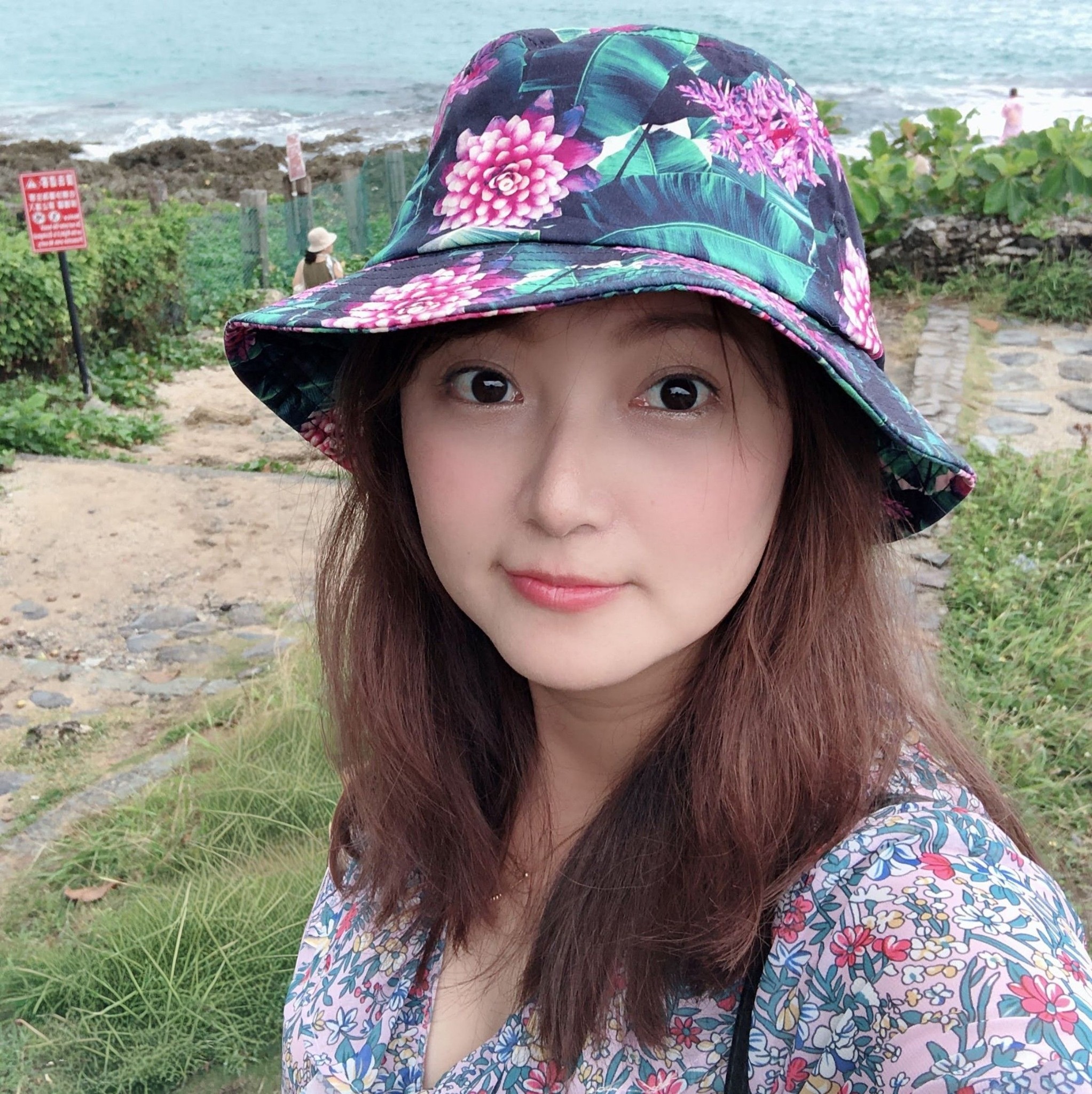 🥵 夏天真的熱到受不了？這台我覺得可以！ 最近出門都會帶著【ONAIR 三代迷你製冷冰敷風扇】，不只是一般吹風扇，還有半導體製冷功能，貼在臉頰 ...