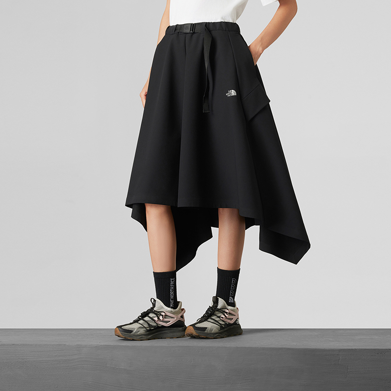The North - W DRAPEY TECH SKIRT 8,500 THB