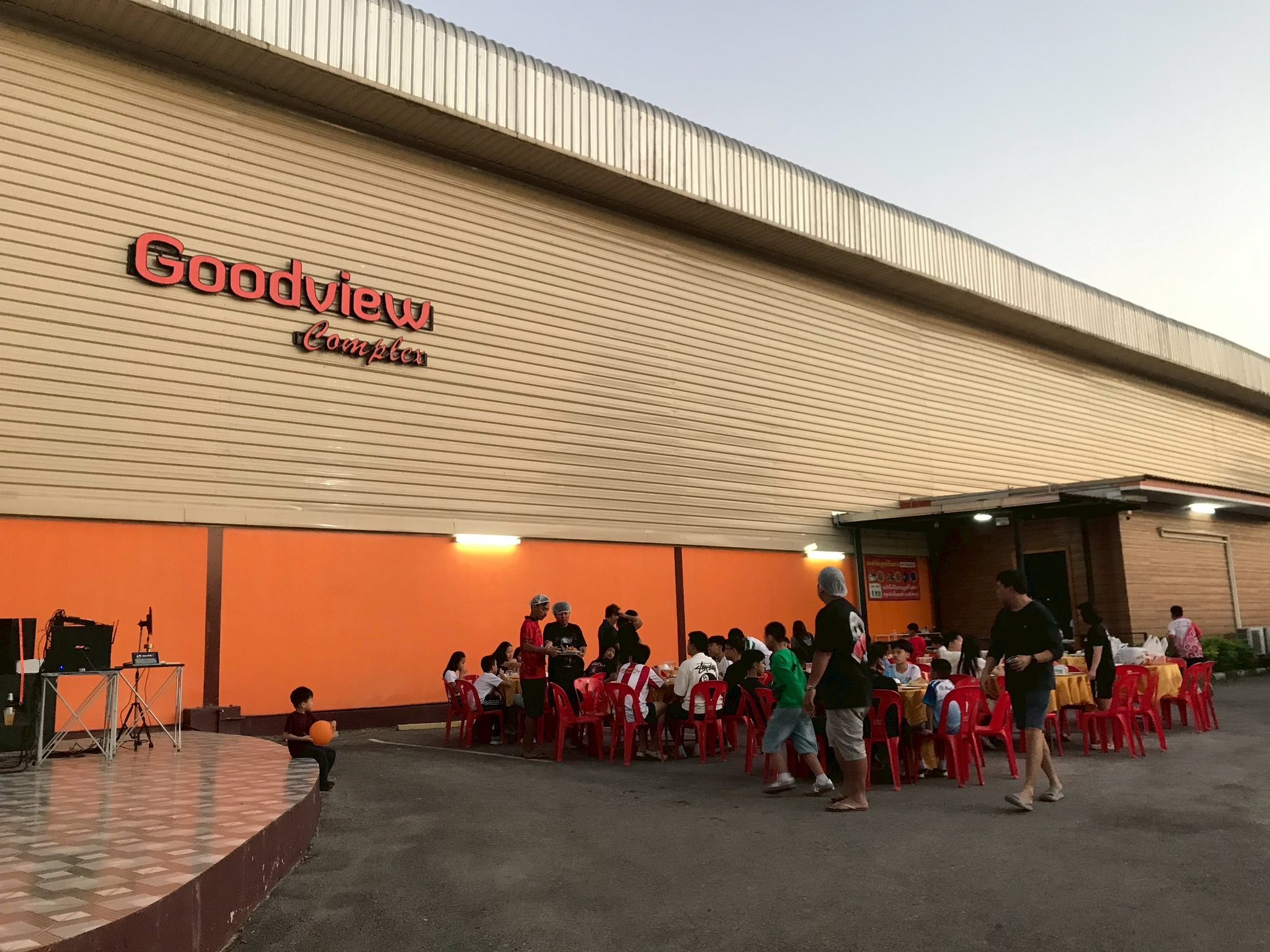 📣📣วันนี้ที่สนามแบดร่ว... - สนามแบดมินตันGoodview Complex ลำปาง | Facebook