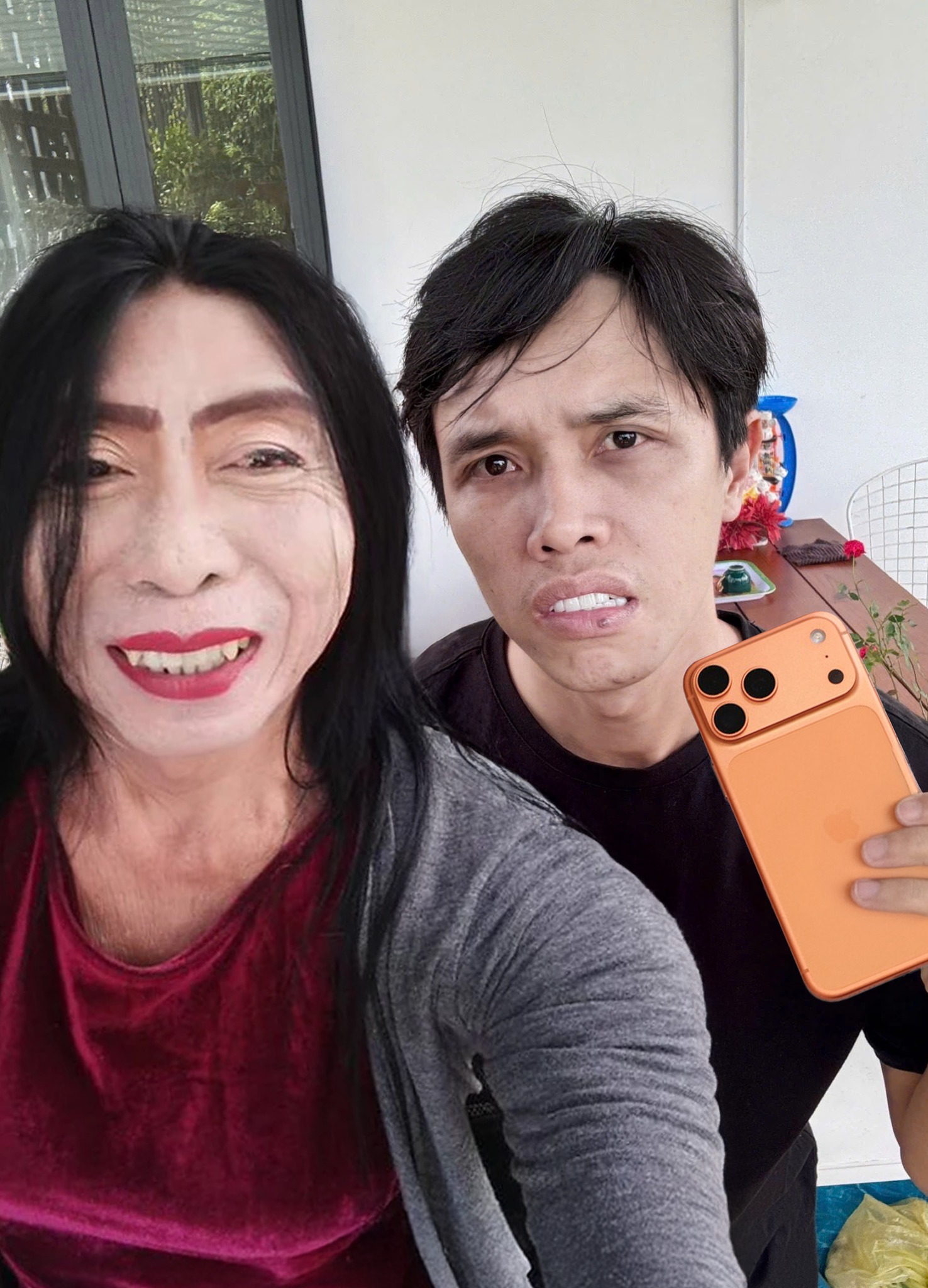 Huy - Cảm ơn người chị mới quen trên mạng ít hôm 😍 đã tặng em món quà ý ...