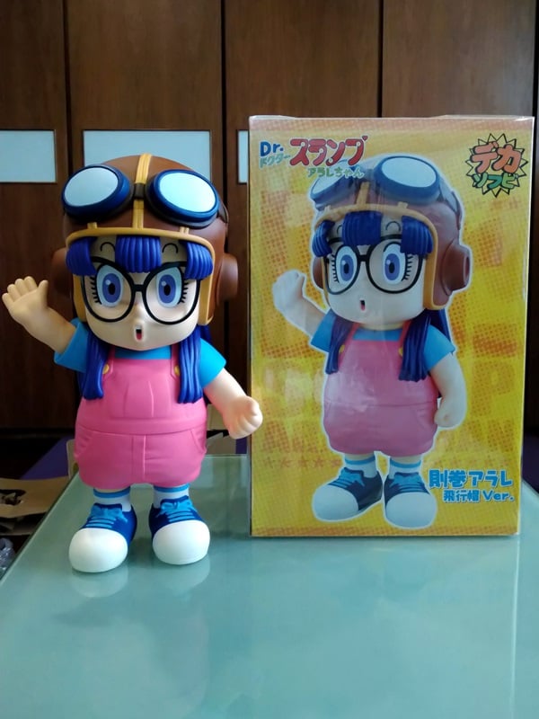 My Arale 阿拉蕾飛行帽公仔這真的是公仔中的大魔王箱子27 X 29 X 44 Cm 公仔40 Facebook