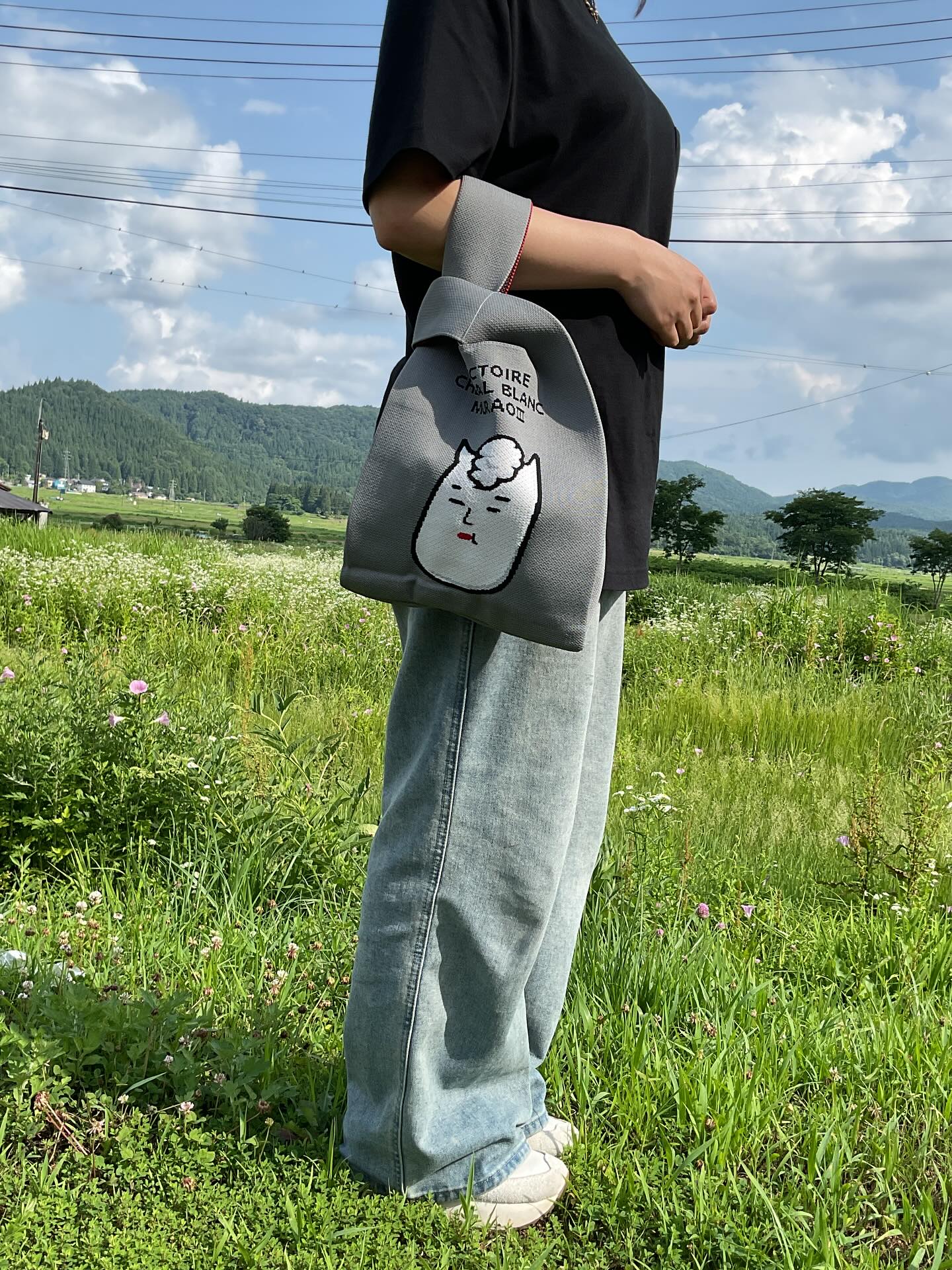 村男グッズにまたまた新商品が登場✨ 今、人気のニットバッグ ムラオが